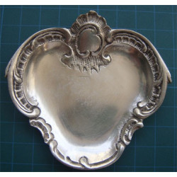 Bir Çift Kül Tablası_18