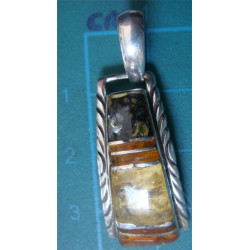 Amber Pendant_471
