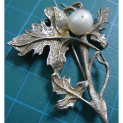 Brooch_178