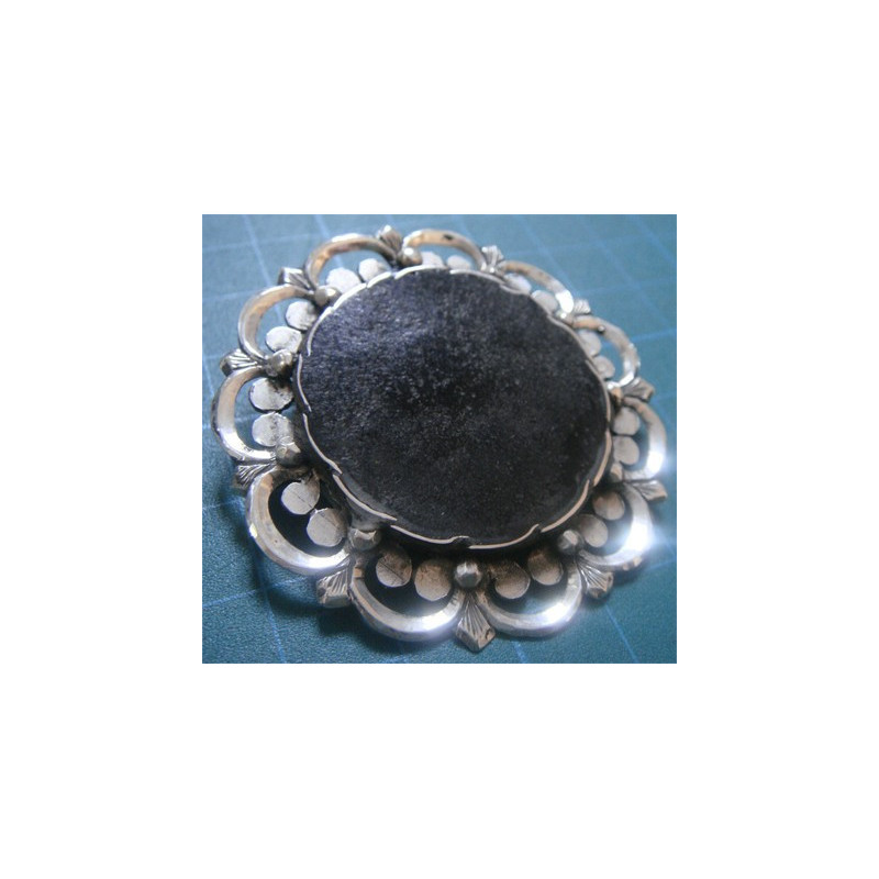 Brooch_208