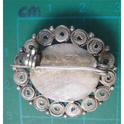 Brooch_235