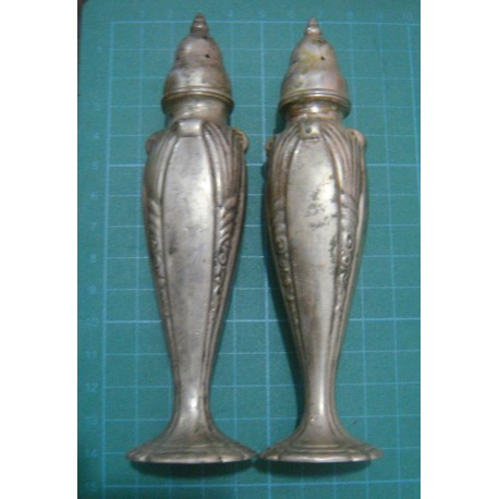 salt and pepper shakers_1
