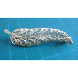 feather brooch _78