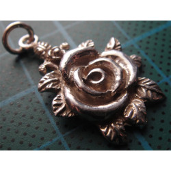 Çiçek Formunda Gümüş Kolye Ucu_1683