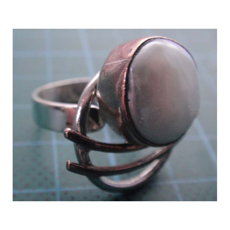 Silver ring with mother of pearl stone_1365