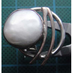 Silver ring with mother of pearl stone_1365