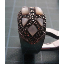 Silver ring with mother of pearl and marcasite_1374