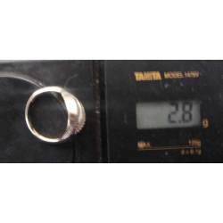 Taşlı çapraz kıvrımlı gümüş yüzük_1376