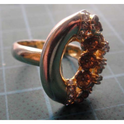 Gold colored silver ring with flower motif_1378
