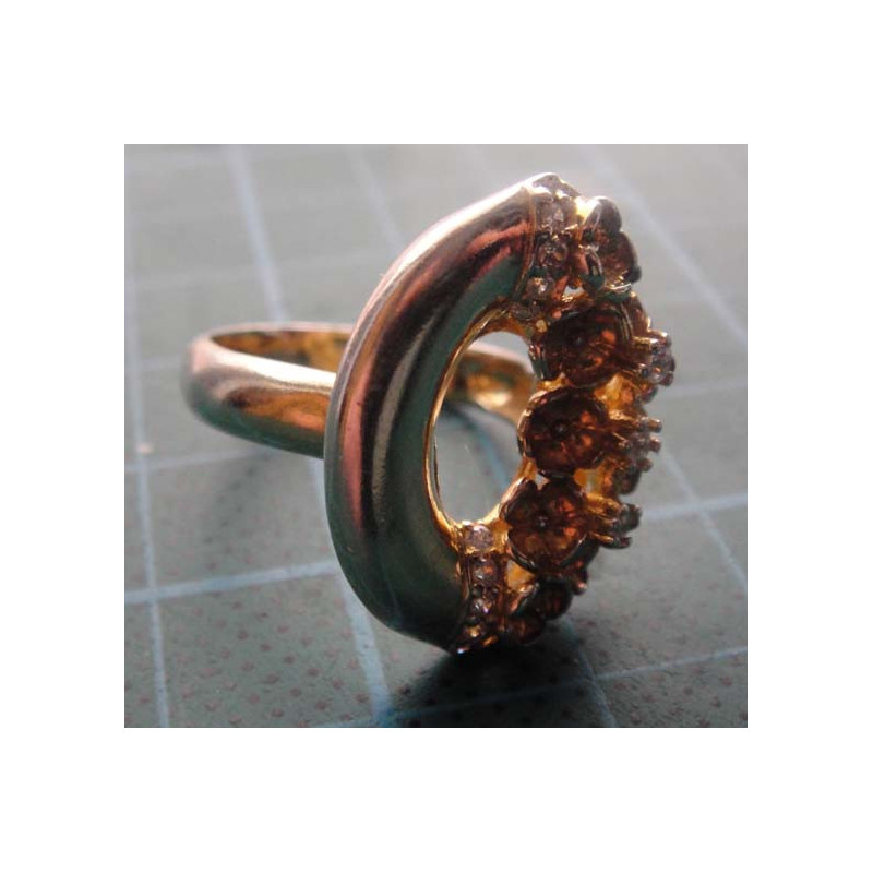 Gold colored silver ring with flower motif_1378