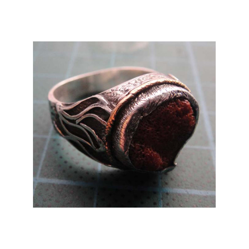 Silver ring with coral stone and flame motif_1389