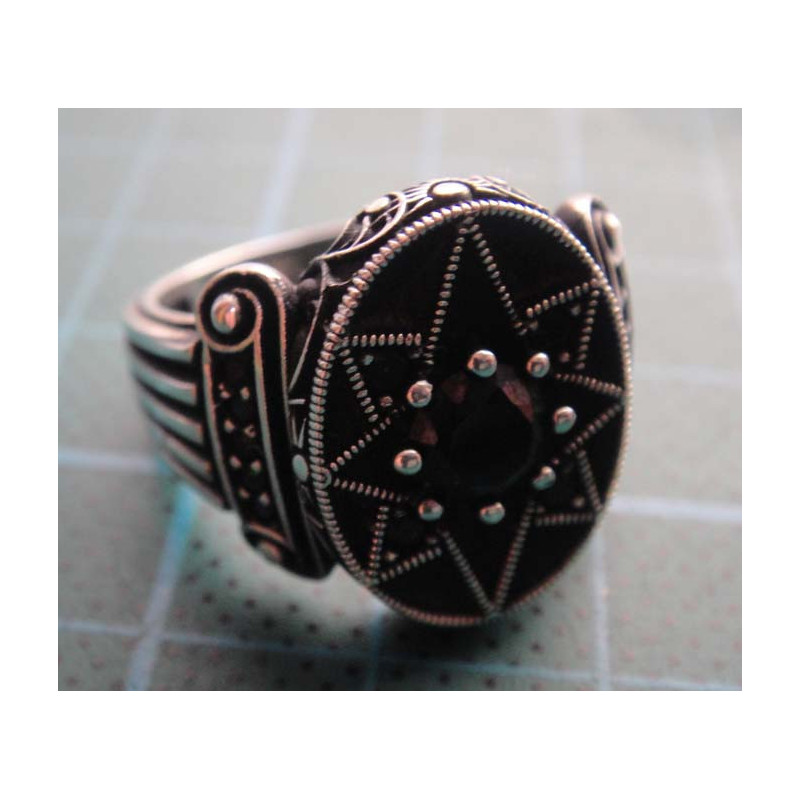 Silver ring with black stone and star motif_1394