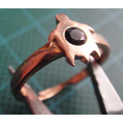 Gold colored turtle motif silverring with black stone_1400